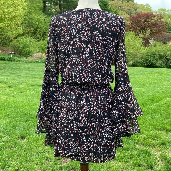 WHBM Flowy Print Long Sleeve Dress Black - Picture 7 of 16